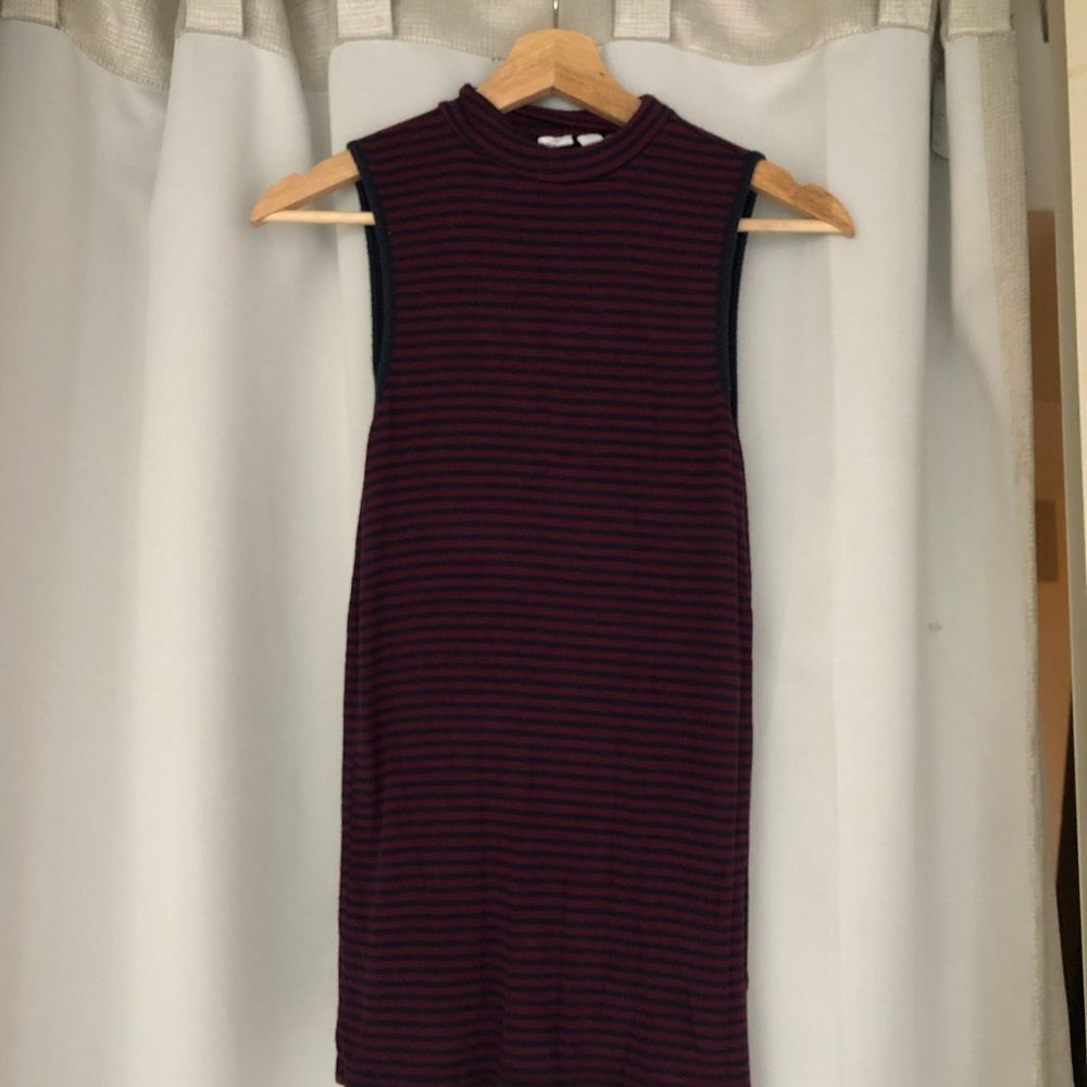 Mocked Sleeve Less Tank
